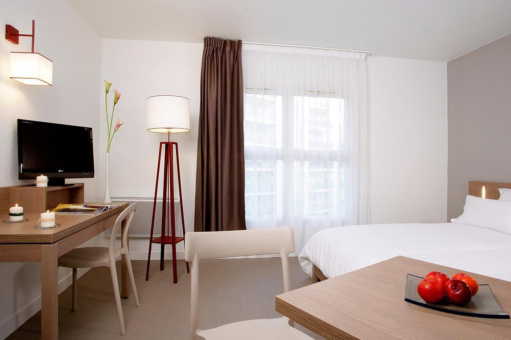 Hotel Campanile Blanc-mesnil 3*