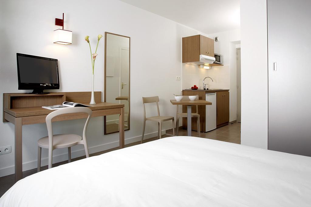 Campanile Blanc-mesnil 3*