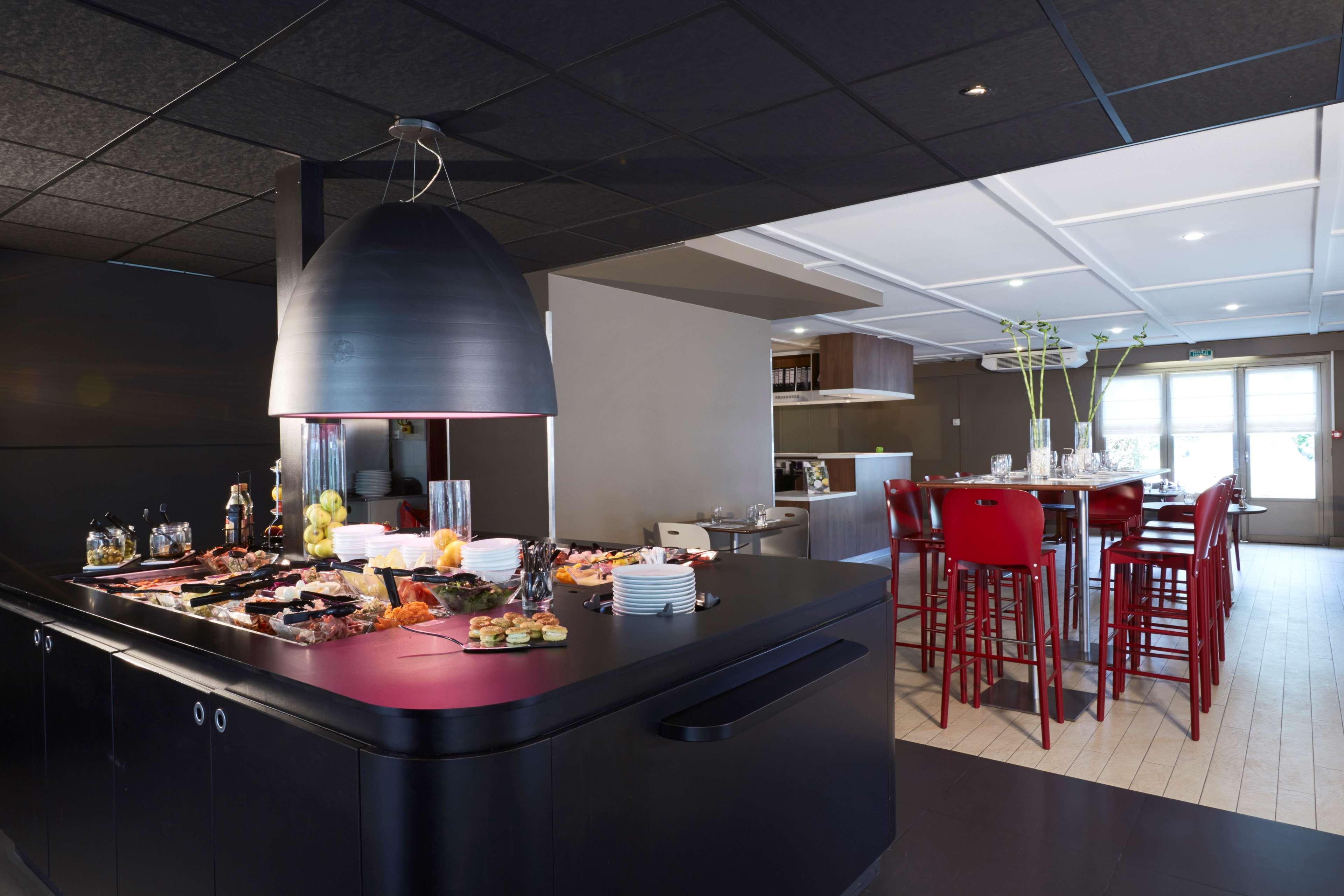 Campanile Blanc-mesnil 3*