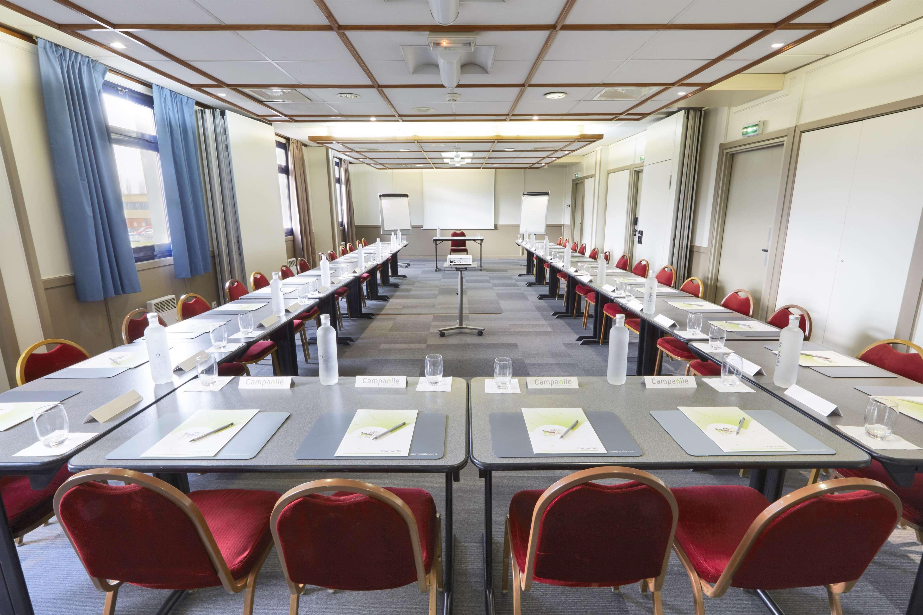 Hotel Campanile Blanc-mesnil 3*