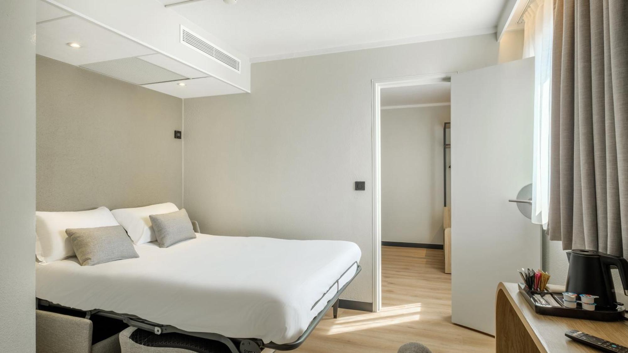 Campanile Blanc-mesnil Hotel 3*