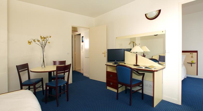 Hotel Campanile Blanc-mesnil 3*